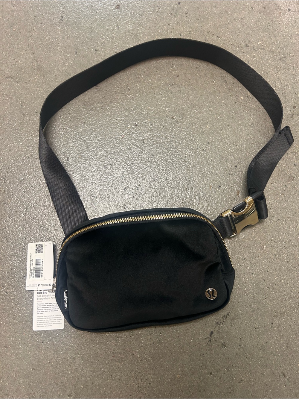 Black Lululemon Belt Bag with Gold Hardware Accent NWT